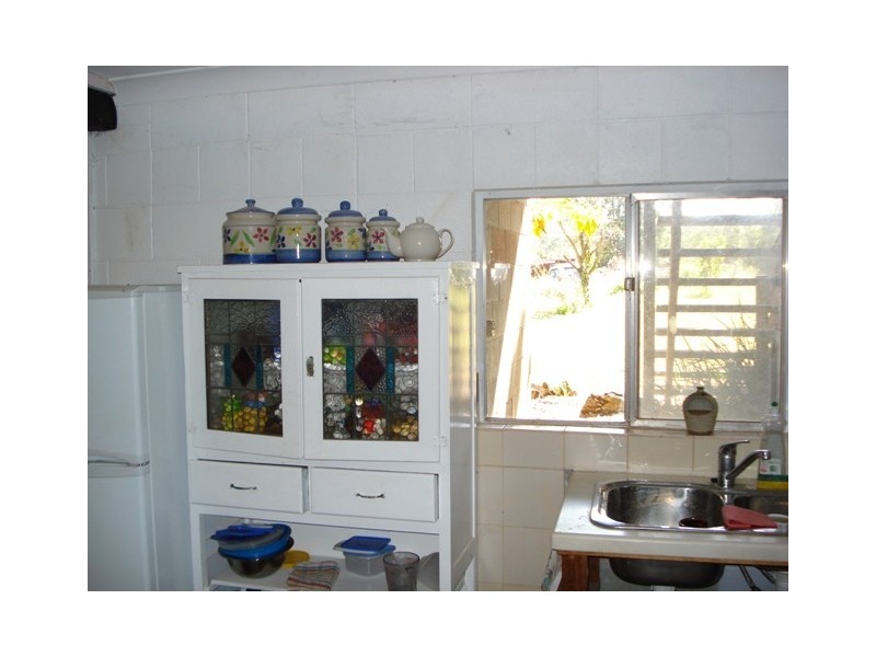 19 Eastbourne Terrace, Macleay Island QLD 4184