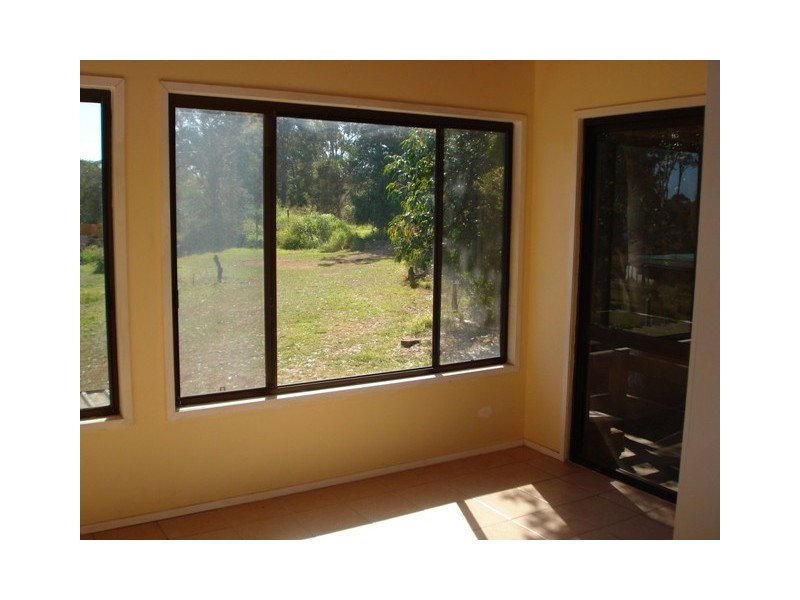 19 Eastbourne Terrace, Macleay Island QLD 4184