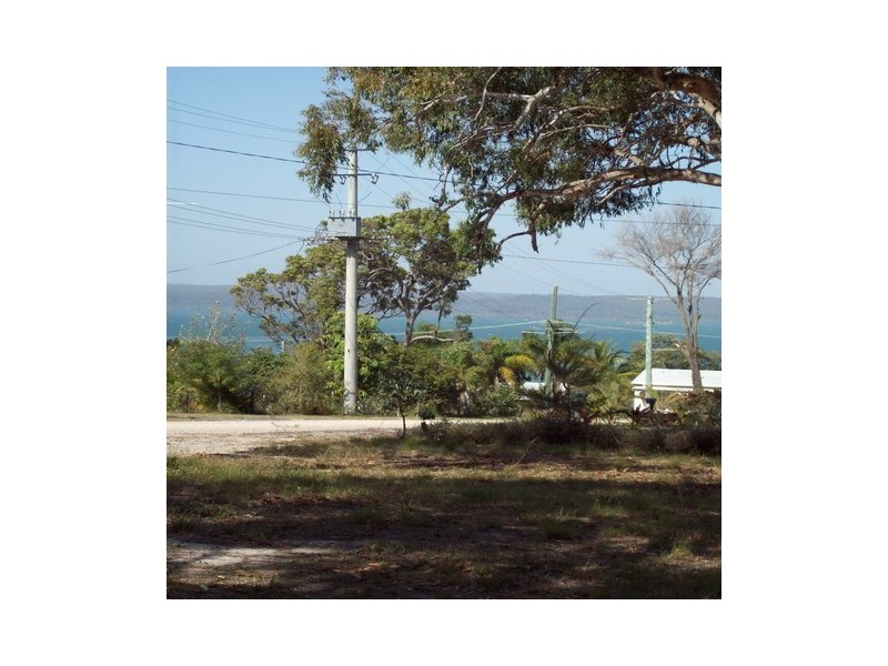 26 Tukkeri Street, Macleay Island QLD 4184