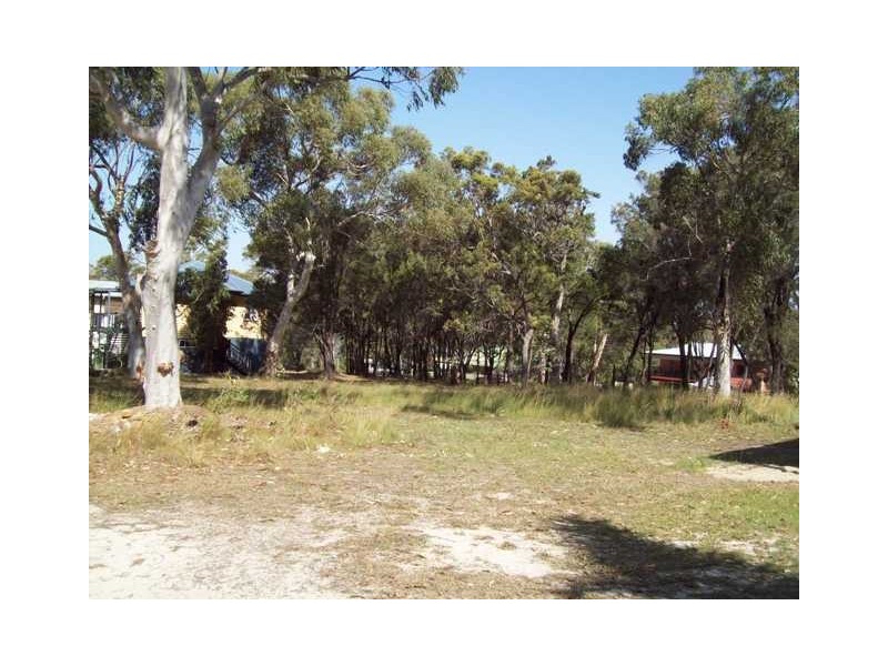 26 Tukkeri Street, Macleay Island QLD 4184