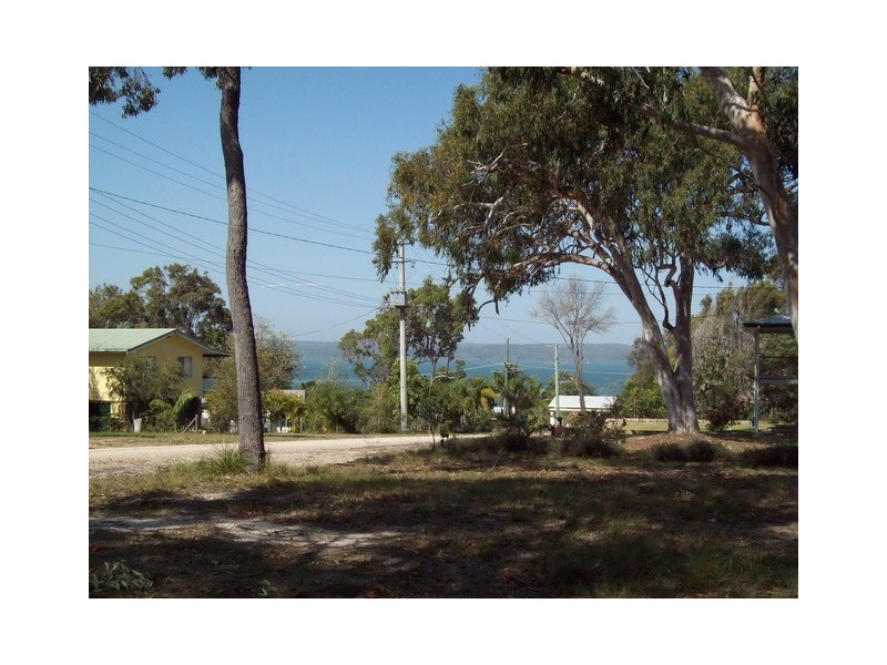 26 Tukkeri Street, Macleay Island QLD 4184