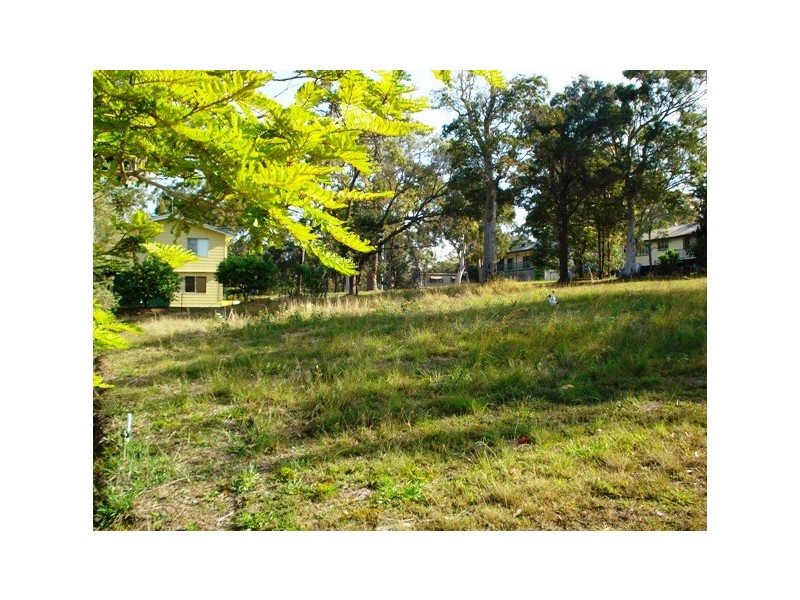 28 Kooberry Street, Macleay Island QLD 4184