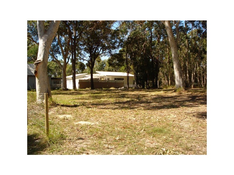 5 Tingara Street, Macleay Island QLD 4184