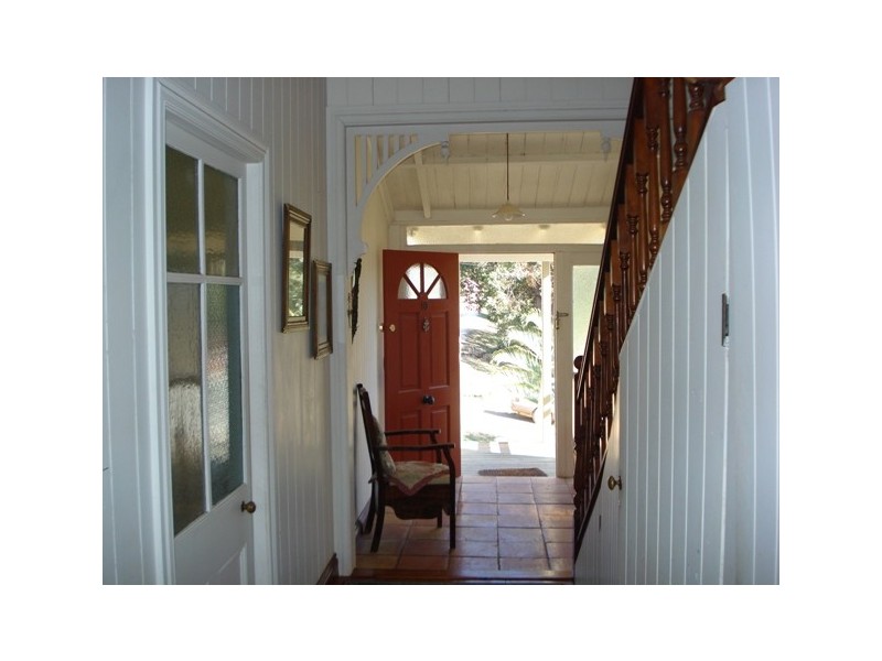 10 Tina Avenue, Lamb Island QLD 4184