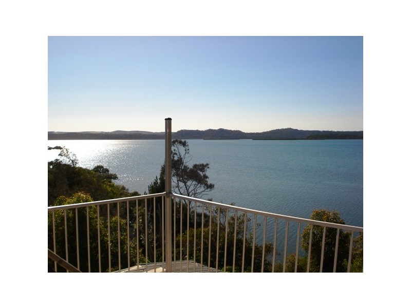 10 Tina Avenue, Lamb Island QLD 4184