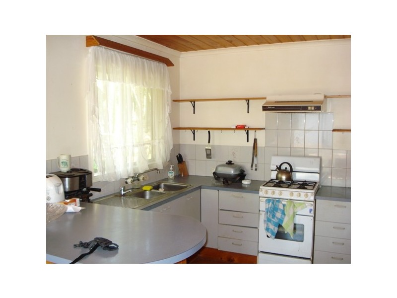 43 High Central Road, Macleay Island QLD 4184