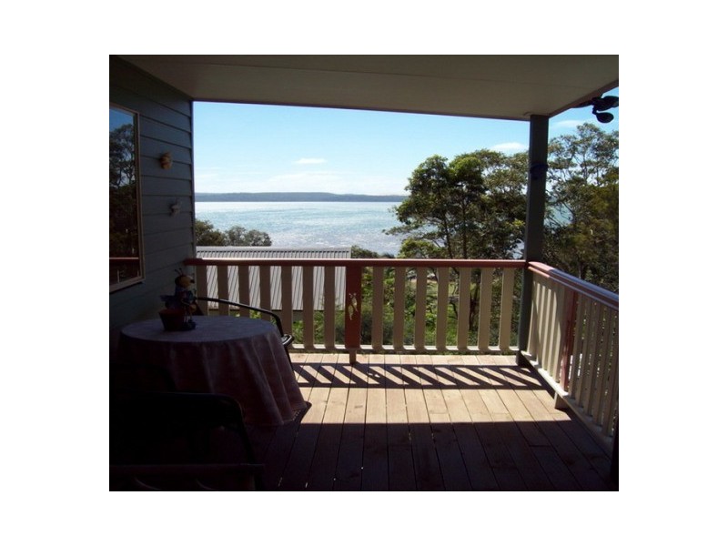 29 Leanne St, Macleay Island QLD 4184
