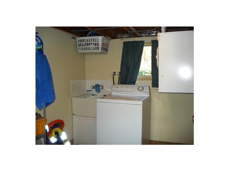 29 Leanne St, Macleay Island QLD 4184