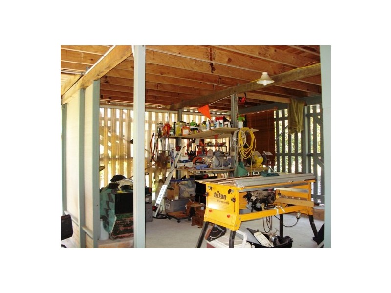 29 Leanne St, Macleay Island QLD 4184