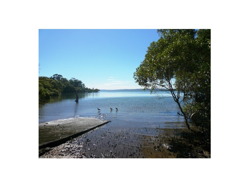 37 Jan Street, Macleay Island QLD 4184