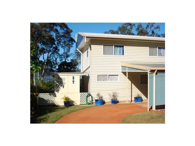 37 Jan Street, Macleay Island QLD 4184