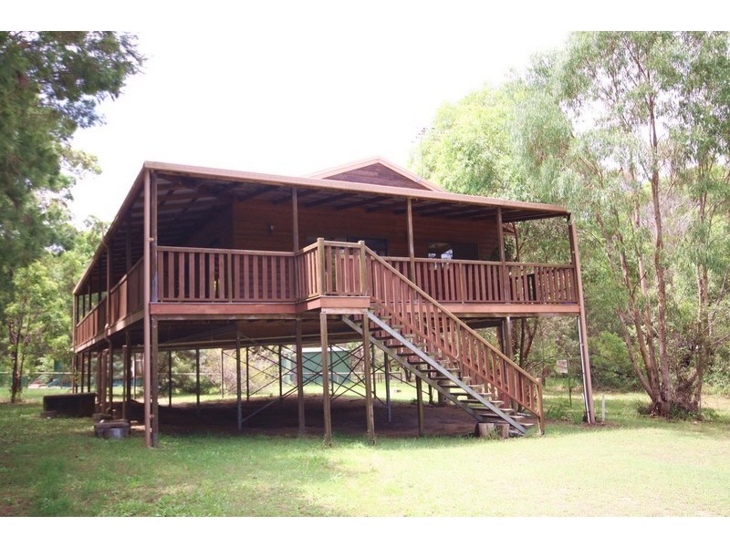 40 Piccaninny St, Macleay Island QLD 4184
