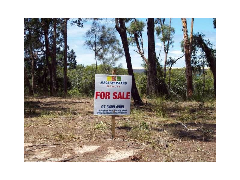 1 Blue Bay Crescent, Macleay Island QLD 4184