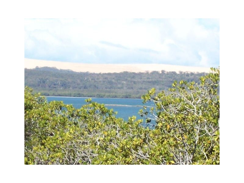 1 Blue Bay Crescent, Macleay Island QLD 4184