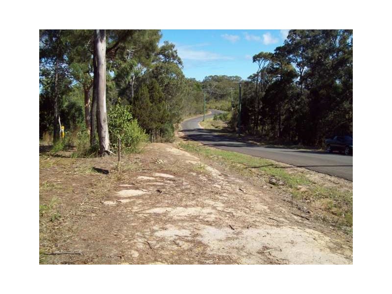 1 Blue Bay Crescent, Macleay Island QLD 4184