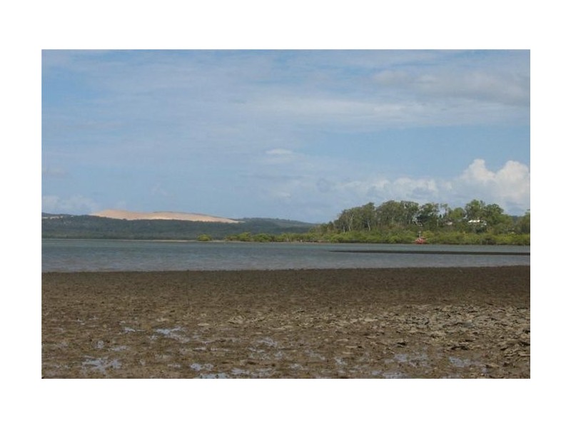 1 Causeway, Macleay Island QLD 4184