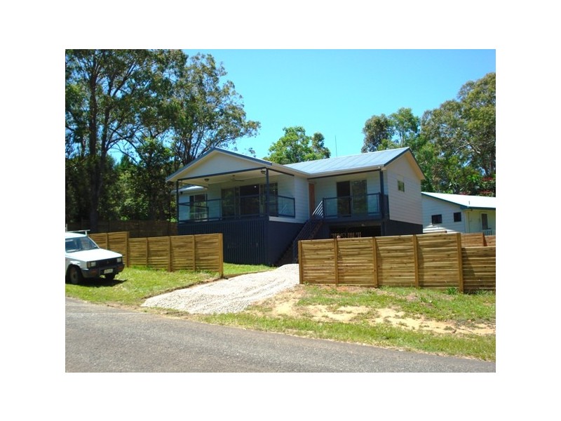 141 High Central Road, Macleay Island QLD 4184