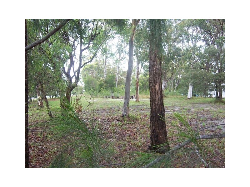 2 Tingara St, Macleay Island QLD 4184