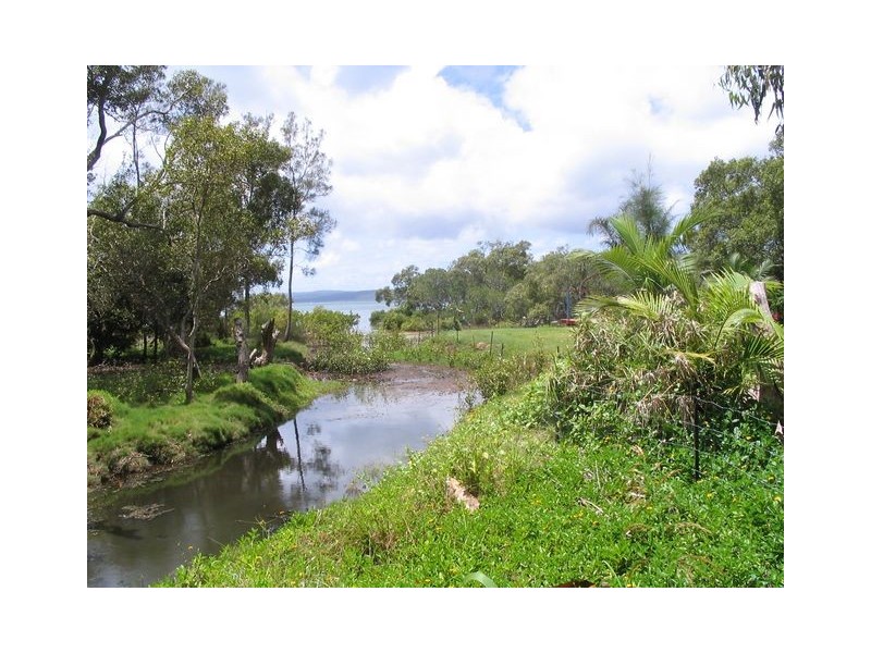 27 Beelong Street, Macleay Island QLD 4184