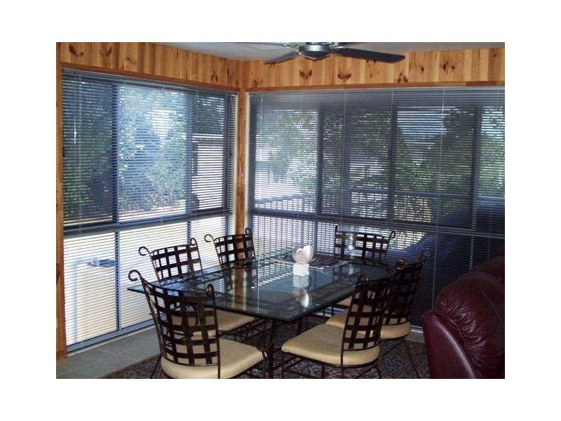 8 Ashton Street, Macleay Island QLD 4184