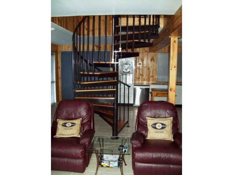 8 Ashton Street, Macleay Island QLD 4184