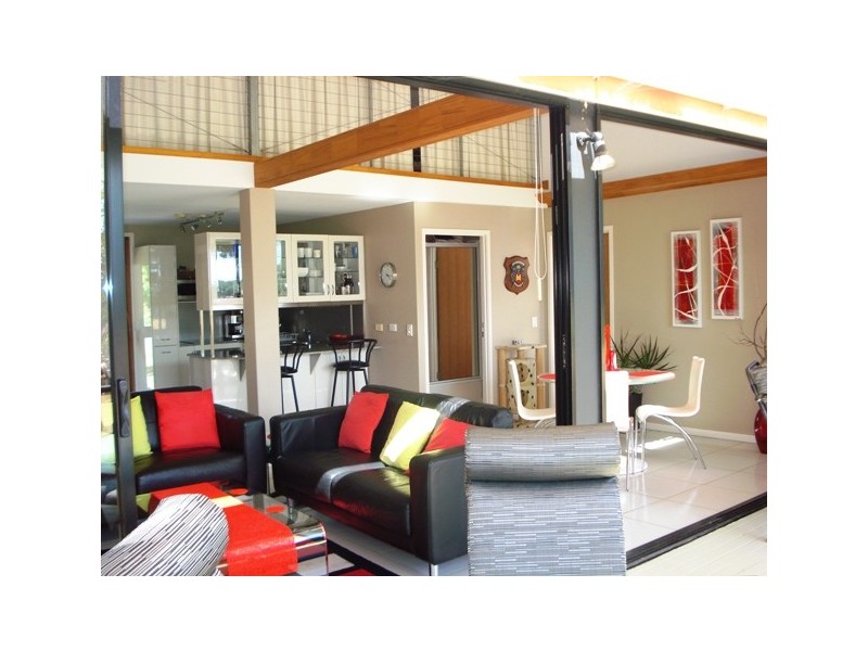 5 Wake Street, Macleay Island QLD 4184