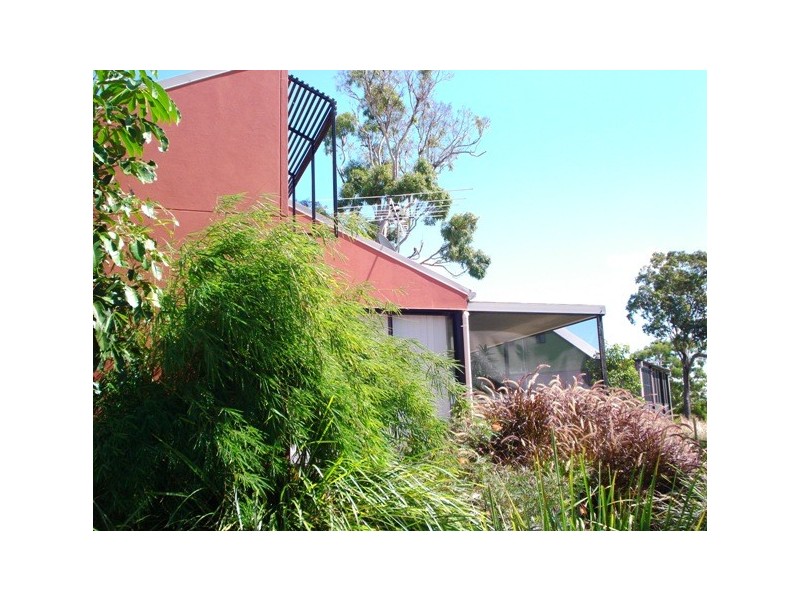 5 Wake Street, Macleay Island QLD 4184