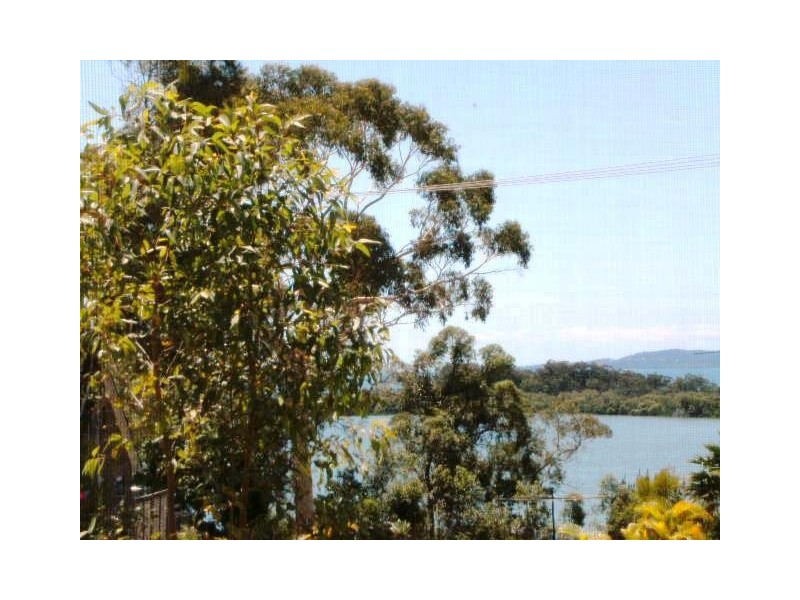5 Wake Street, Macleay Island QLD 4184