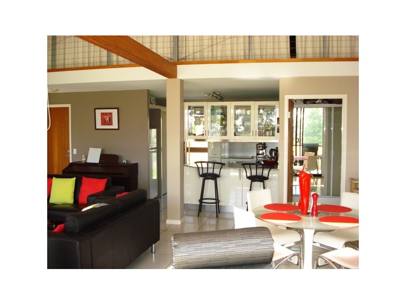5 Wake Street, Macleay Island QLD 4184