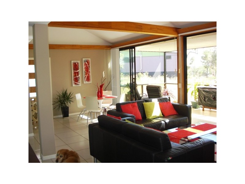 5 Wake Street, Macleay Island QLD 4184