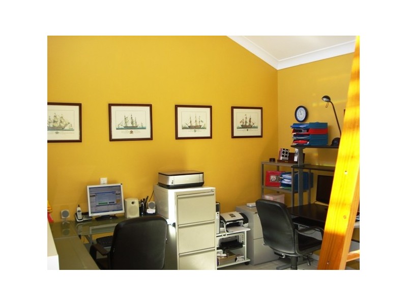 5 Wake Street, Macleay Island QLD 4184