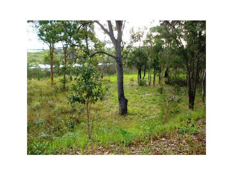 28 Charles Terrace, Macleay Island QLD 4184