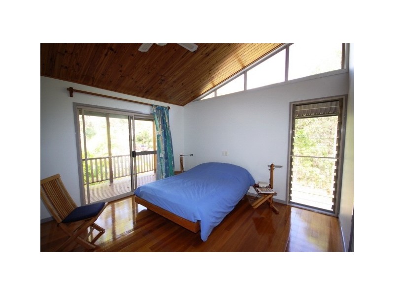 8 Kalara Street, Macleay Island QLD 4184
