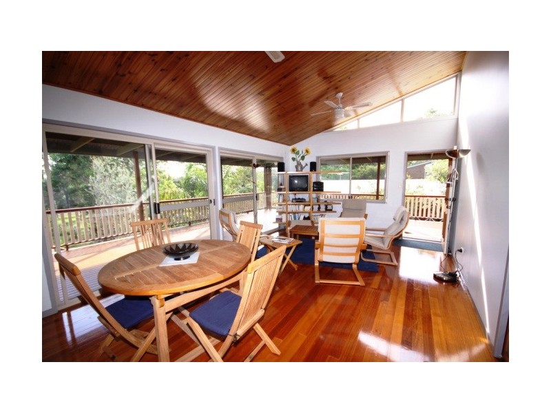 8 Kalara Street, Macleay Island QLD 4184
