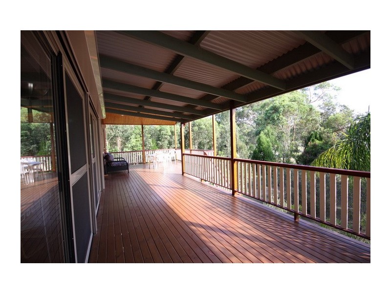 8 Kalara Street, Macleay Island QLD 4184