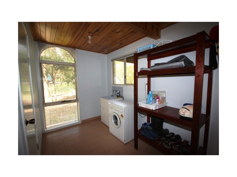 8 Kalara Street, Macleay Island QLD 4184