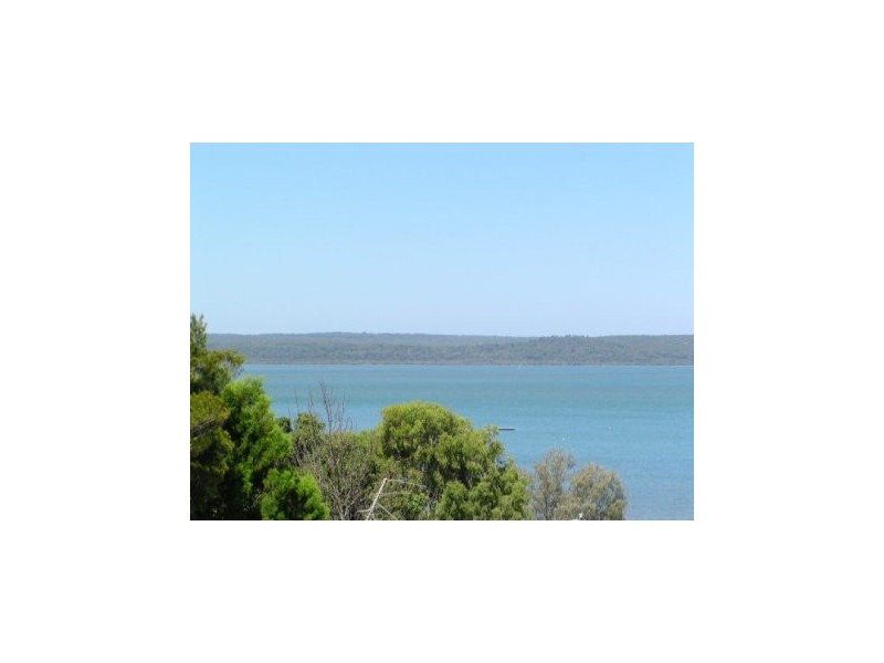 31 Leanne Street, Macleay Island QLD 4184