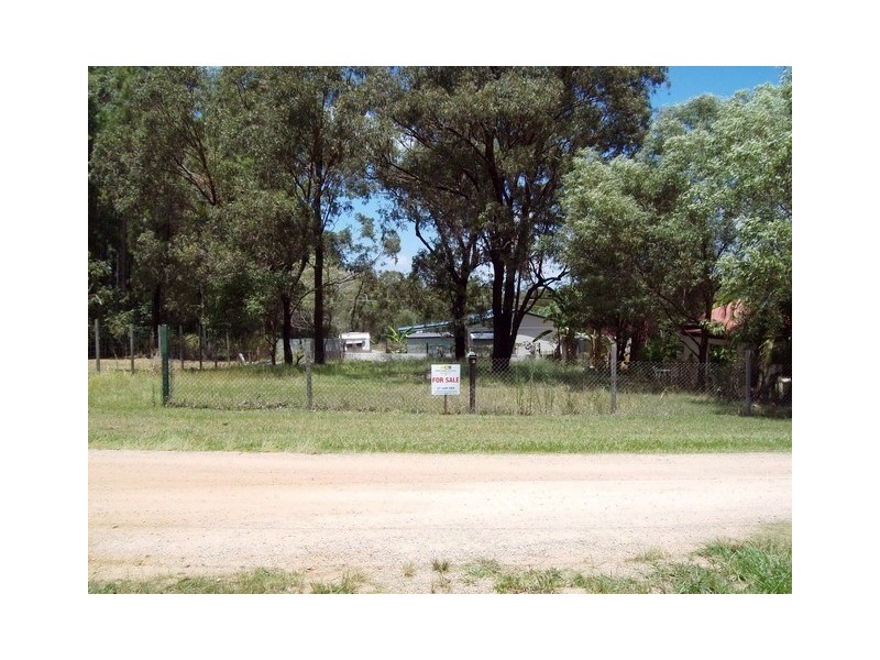 16 Cooee Cres, Macleay Island QLD 4184
