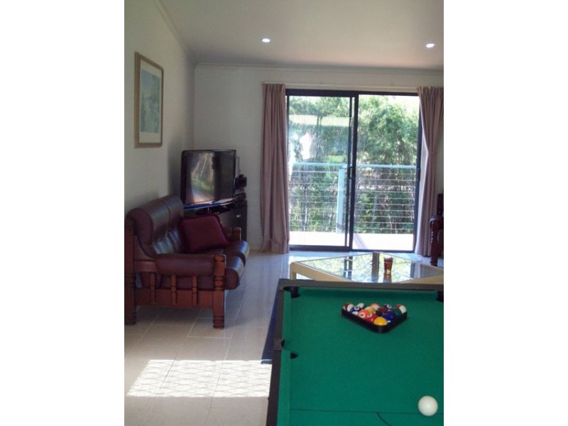 11 Jane Street, Macleay Island QLD 4184