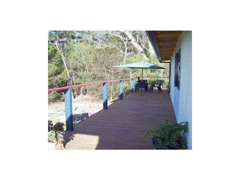 11 Jane Street, Macleay Island QLD 4184