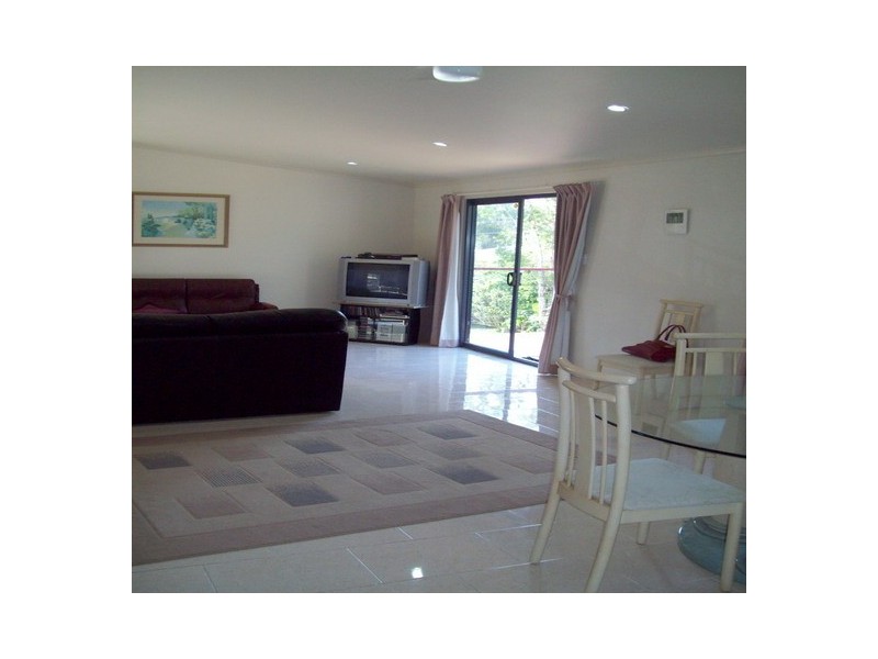 11 Jane Street, Macleay Island QLD 4184