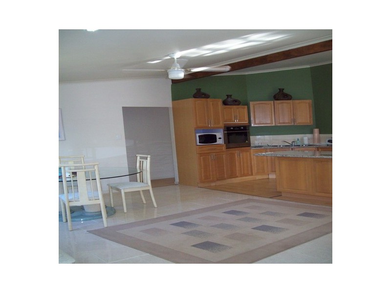 11 Jane Street, Macleay Island QLD 4184