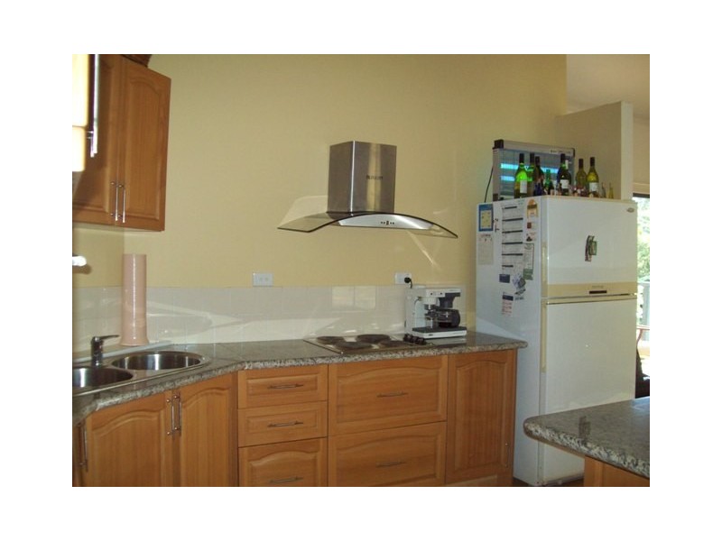 11 Jane Street, Macleay Island QLD 4184