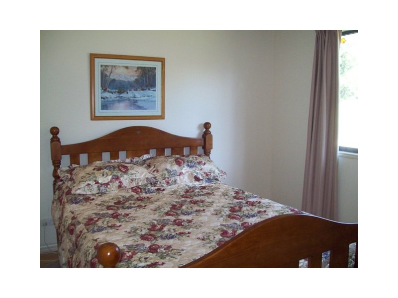 11 Jane Street, Macleay Island QLD 4184