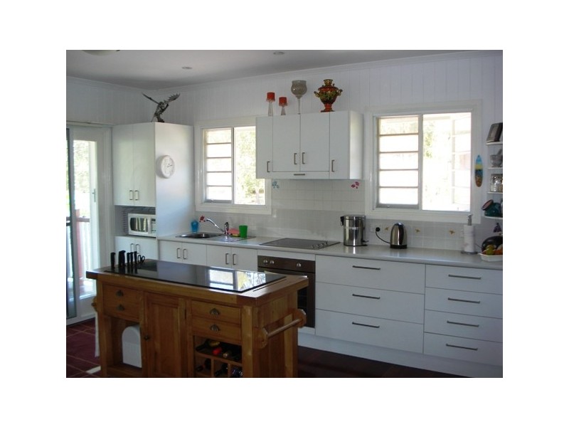 9 Kalara Street, Macleay Island QLD 4184