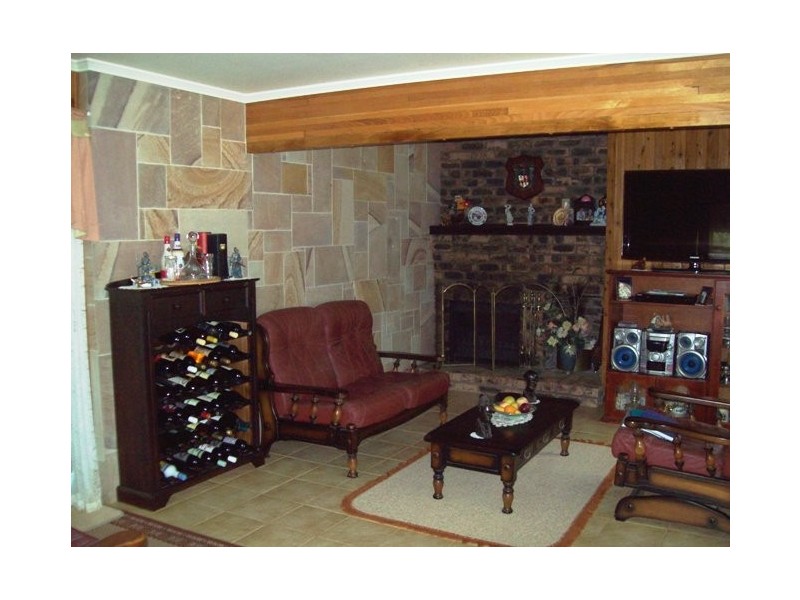 35 Florence Street, Macleay Island QLD 4184