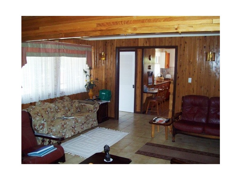 35 Florence Street, Macleay Island QLD 4184