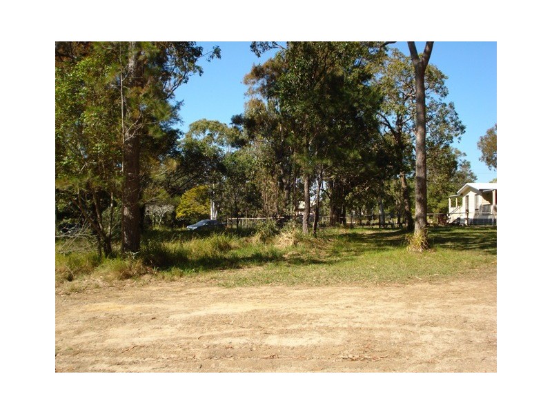 54 Cooee Crescent, Macleay Island QLD 4184