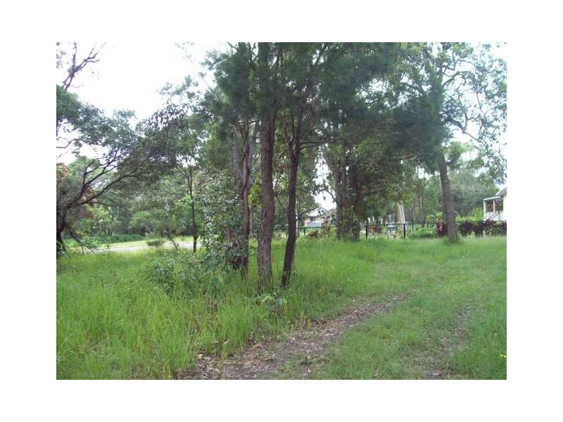 54 Cooee Crescent, Macleay Island QLD 4184