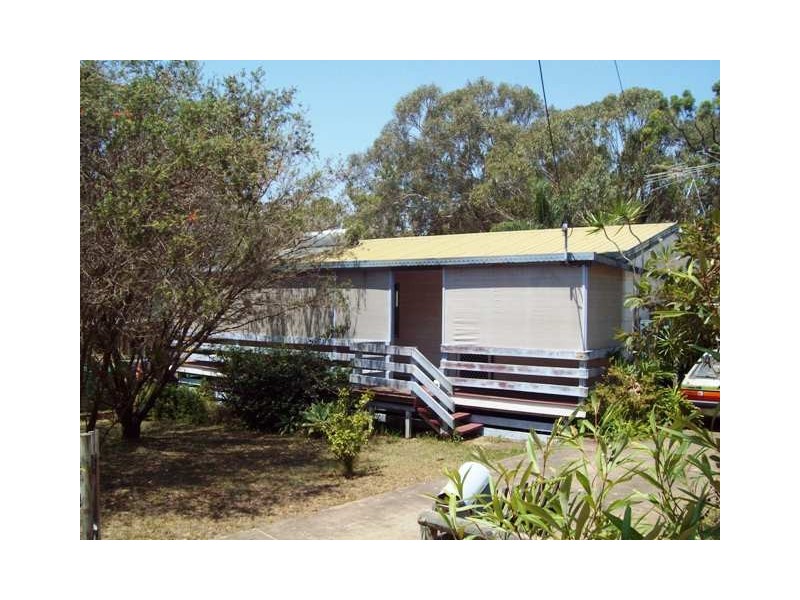 38 Brighton Rd, Macleay Island QLD 4184